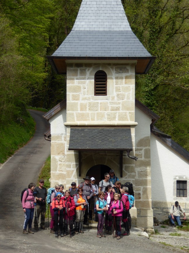 Le groupe devant la Chapelle du Bief d'Etoz